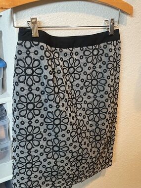 Halogen Black Floral Lace-Overlay Pencil Skirt